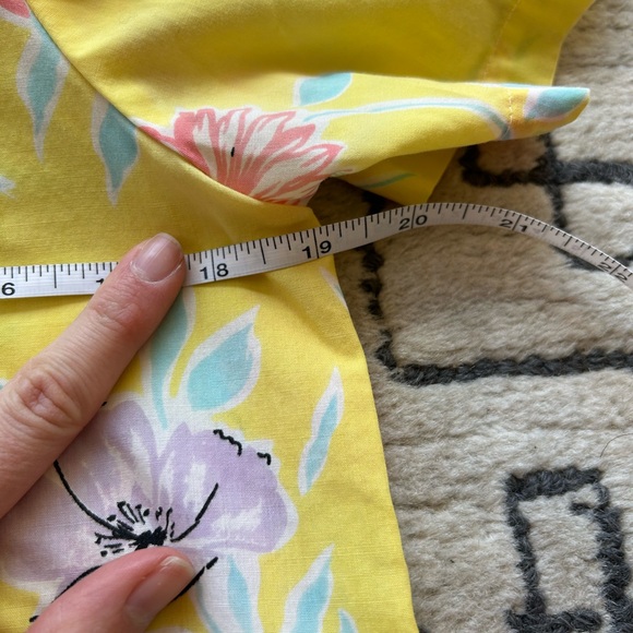 Vintage house dress, size small, yellow florals - Picture 7 of 9